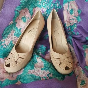 Aerosoles Leather High-heel Pumps